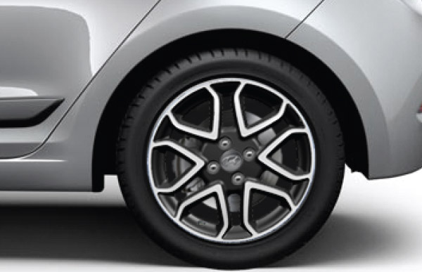 Hyundai_i20_16_twin_spoke_diamond_cut_alloy_wheel